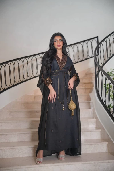 Bisht made of burlap and a black linen dress with hand embroidery C:IB301 Black