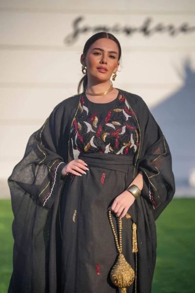 Bisht made of burlap and linen dress, in black with hand embroidery C:IB306